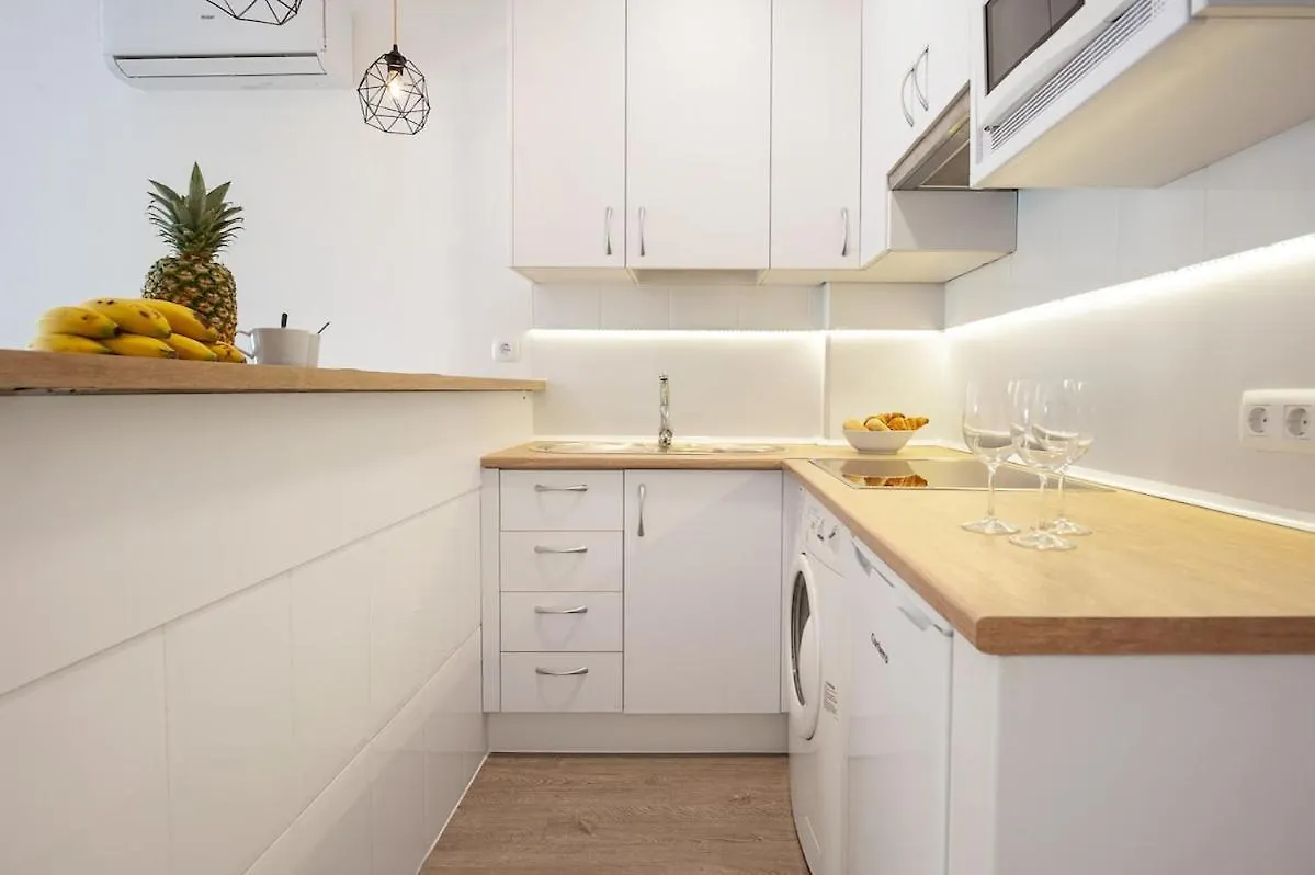 C10 - Alluring Apartment In Malaga Downtown 0*,  إسبانيا